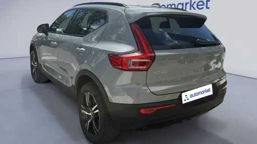 VOLVO XC40 XC40 B3 Plus Dark aut