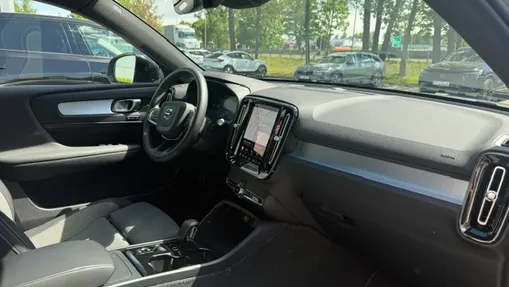 VOLVO XC40 XC40 B3 Plus Dark aut