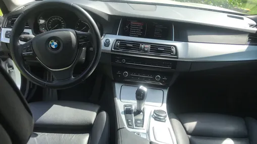 BMW Seria 5 528i xDrive Luxury Line