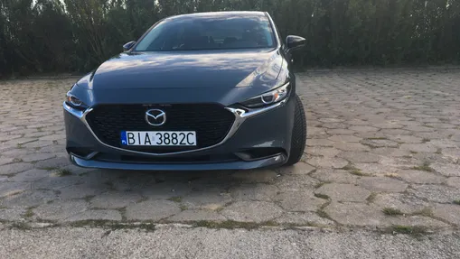 MAZDA 3 -