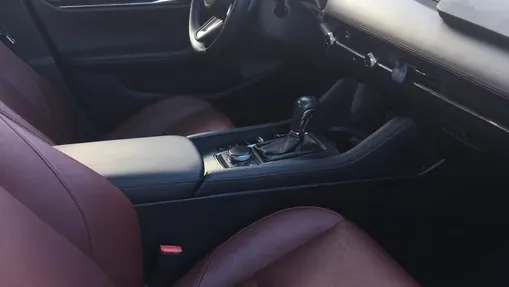 MAZDA 3 -