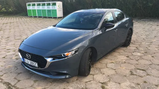 MAZDA 3 -