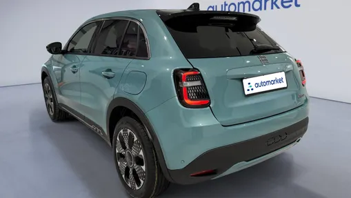 FIAT 600 600 1.2 Turbo Hybrid La Prima eDCT Nowy
