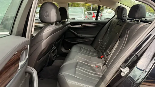 BMW Seria 5 530e iPerformance Luxury Line aut
