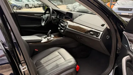 BMW Seria 5 530e iPerformance Luxury Line aut