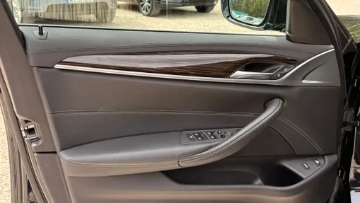 BMW Seria 5 530e iPerformance Luxury Line aut