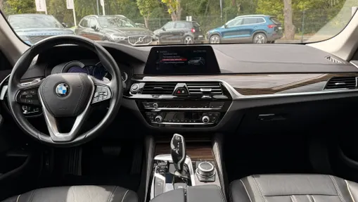 BMW Seria 5 530e iPerformance Luxury Line aut