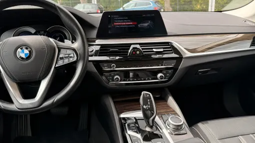 BMW Seria 5 530e iPerformance Luxury Line aut