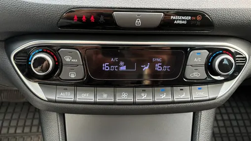 HYUNDAI i30 i30 1.5 T-GDI 48V Executive DCT