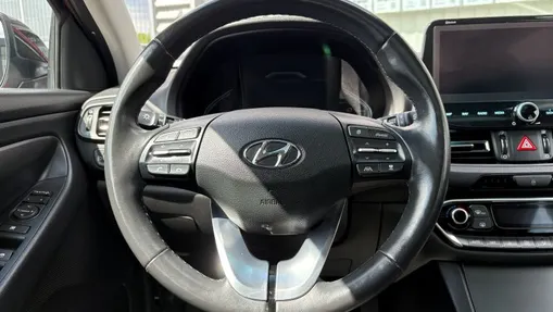 HYUNDAI i30 i30 1.5 T-GDI 48V Executive DCT