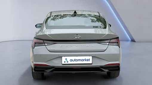 HYUNDAI Elantra Elantra 1.6 Smart CVT