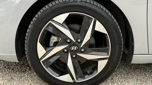 HYUNDAI Elantra Elantra 1.6 Smart CVT