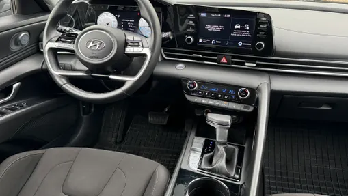 HYUNDAI Elantra Elantra 1.6 Smart CVT