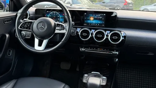 MERCEDES-BENZ A Klasa A 180 Style 7G-DCT