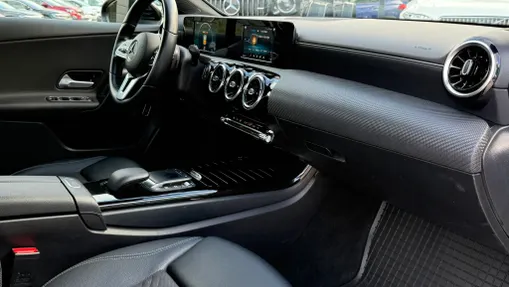 MERCEDES-BENZ A Klasa A 180 Style 7G-DCT