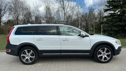 VOLVO XC70 -