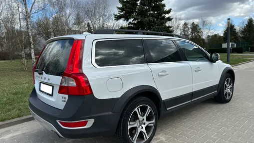 VOLVO XC70 -