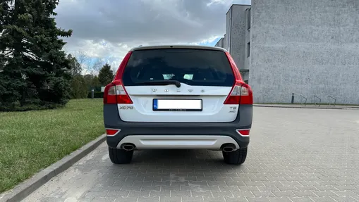 VOLVO XC70 -