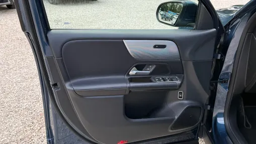MERCEDES-BENZ GLB GLB 200 7G-DCT