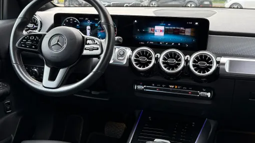 MERCEDES-BENZ GLB GLB 200 7G-DCT