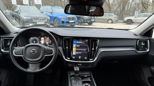VOLVO V60 V60 T4 Momentum aut