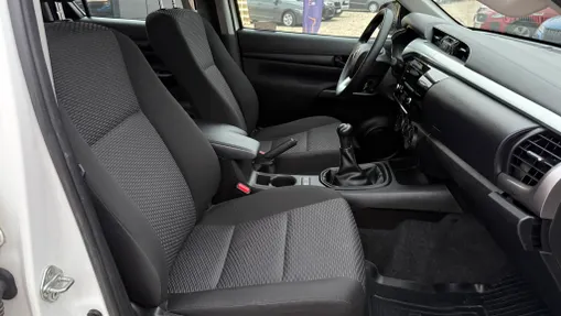 TOYOTA HiLux Hilux 2.4 D-4D Double Cab DLX 4x4
