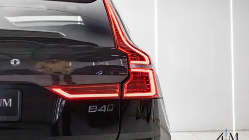 VOLVO XC60 XC60 B4 D AWD Ultimate Dark aut