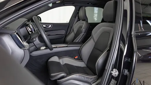 VOLVO XC60 XC60 B4 D AWD Ultimate Dark aut