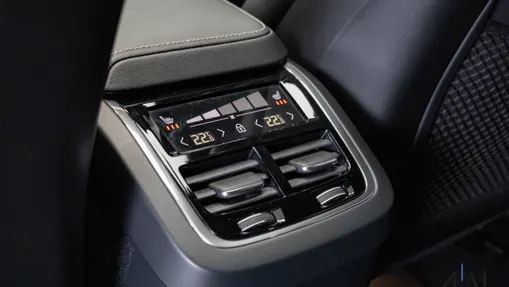 VOLVO XC60 XC60 B4 D AWD Ultimate Dark aut