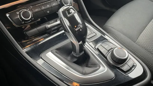 BMW Seria 2 216d aut