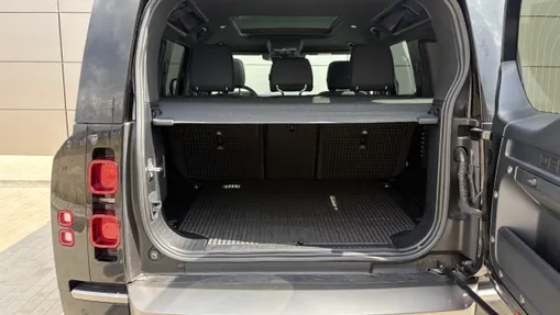 LAND ROVER Defender Defender 110 3.0 D300 mHEV X-Dynamic SE