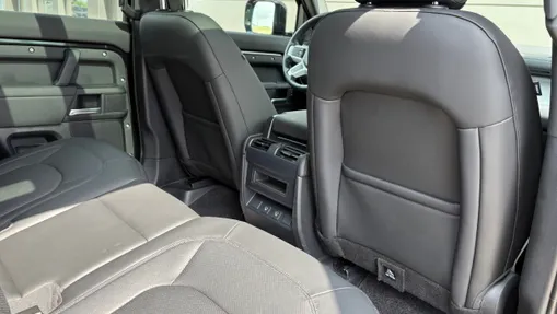 LAND ROVER Defender Defender 110 3.0 D300 mHEV X-Dynamic SE