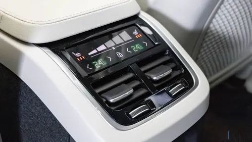 VOLVO XC90 XC90 T8 AWD Plug-In Hybrid Ultimate Dark 7os aut