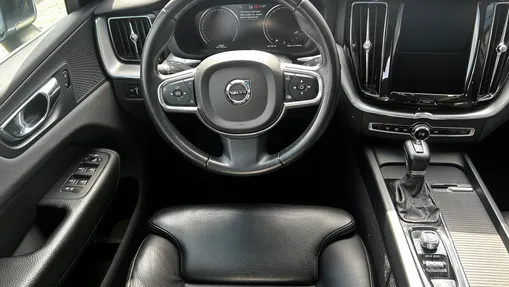VOLVO XC60 XC60 T4 Momentum Pro aut