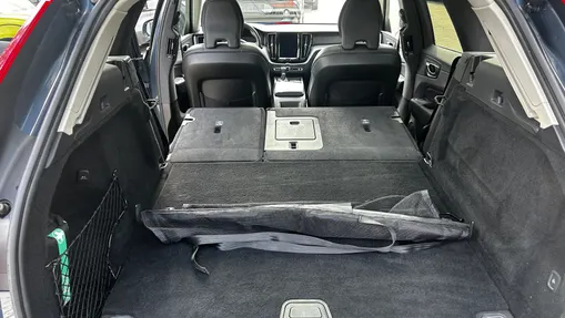 VOLVO XC60 XC60 T4 Momentum Pro aut