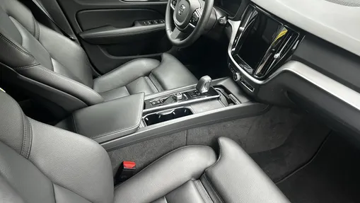 VOLVO V60 V60 B3 B Plus Dark aut