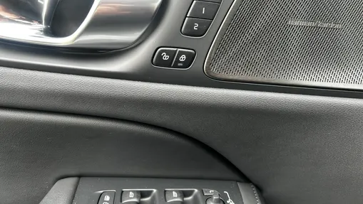VOLVO V60 V60 B3 B Plus Dark aut