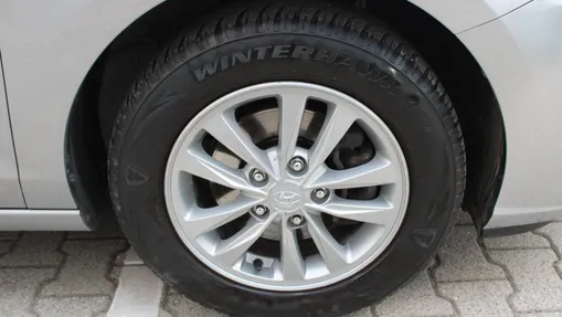 HYUNDAI i30 i30 1.5 DPI Classic +