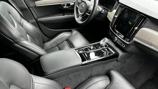 VOLVO V90 V90 T8 AWD Plug-In Hybrid Ultra Bright aut