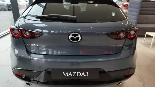 MAZDA 3 3 2.0 mHEV Homura Nowy