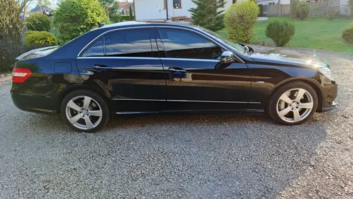 MERCEDES-BENZ E Klasa E 500 4-Matic BlueEff. Elegance