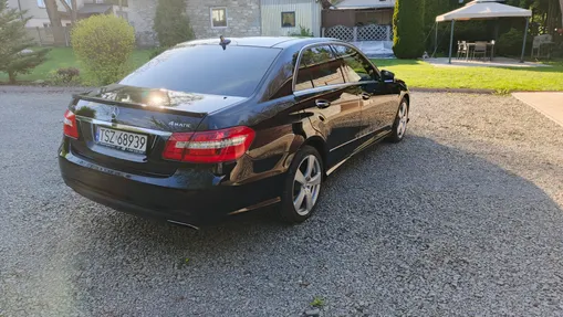 MERCEDES-BENZ E Klasa E 500 4-Matic BlueEff. Elegance