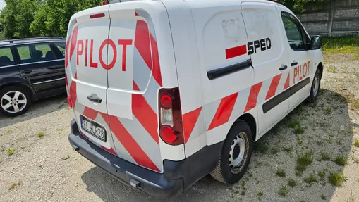 PEUGEOT Partner Van -