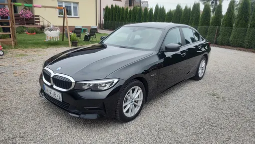 BMW Seria 3 330e Advantage aut