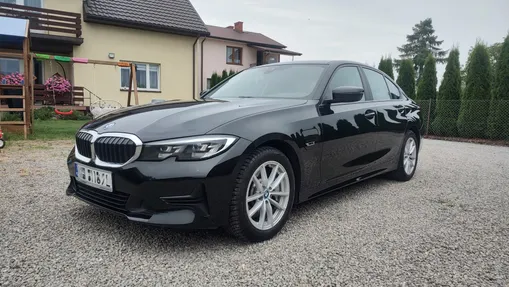 BMW Seria 3 330e Advantage aut