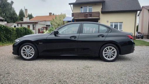 BMW Seria 3 330e Advantage aut
