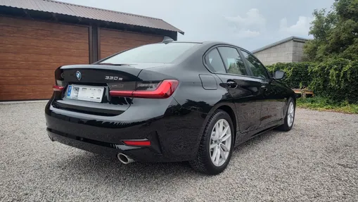 BMW Seria 3 330e Advantage aut