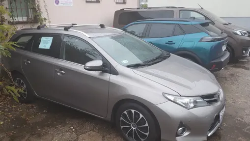 TOYOTA Auris -