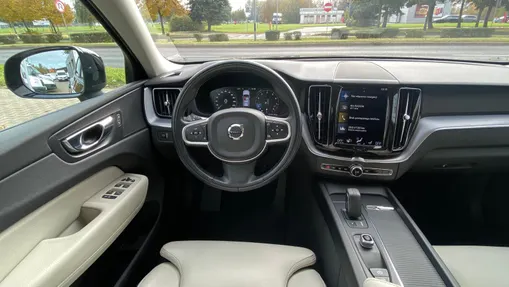 VOLVO XC60 XC60 B5 B AWD Momentum Pro aut