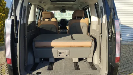 HYUNDAI Staria Staria 1.6 T-GDI HEV Luxury aut